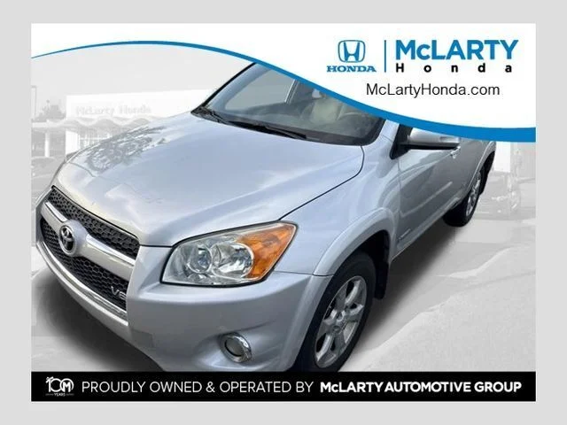 Used 2012 Classic Silver Metallic TOYOTA LIMITED image 1