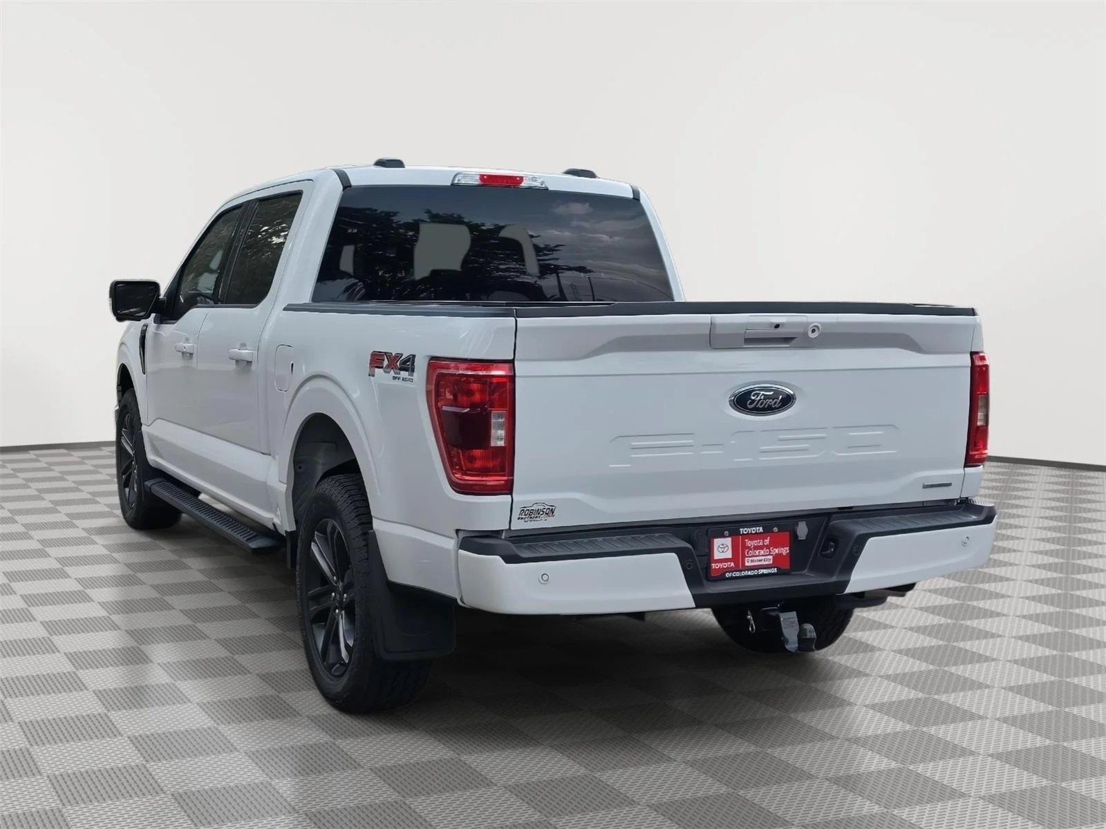 Used 2023 Oxford White Ford XLT image 14