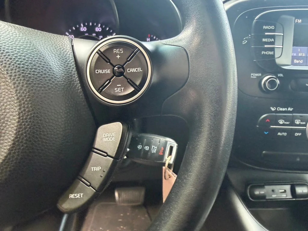 Used 2017 Shadow Black Kia Plus image 21