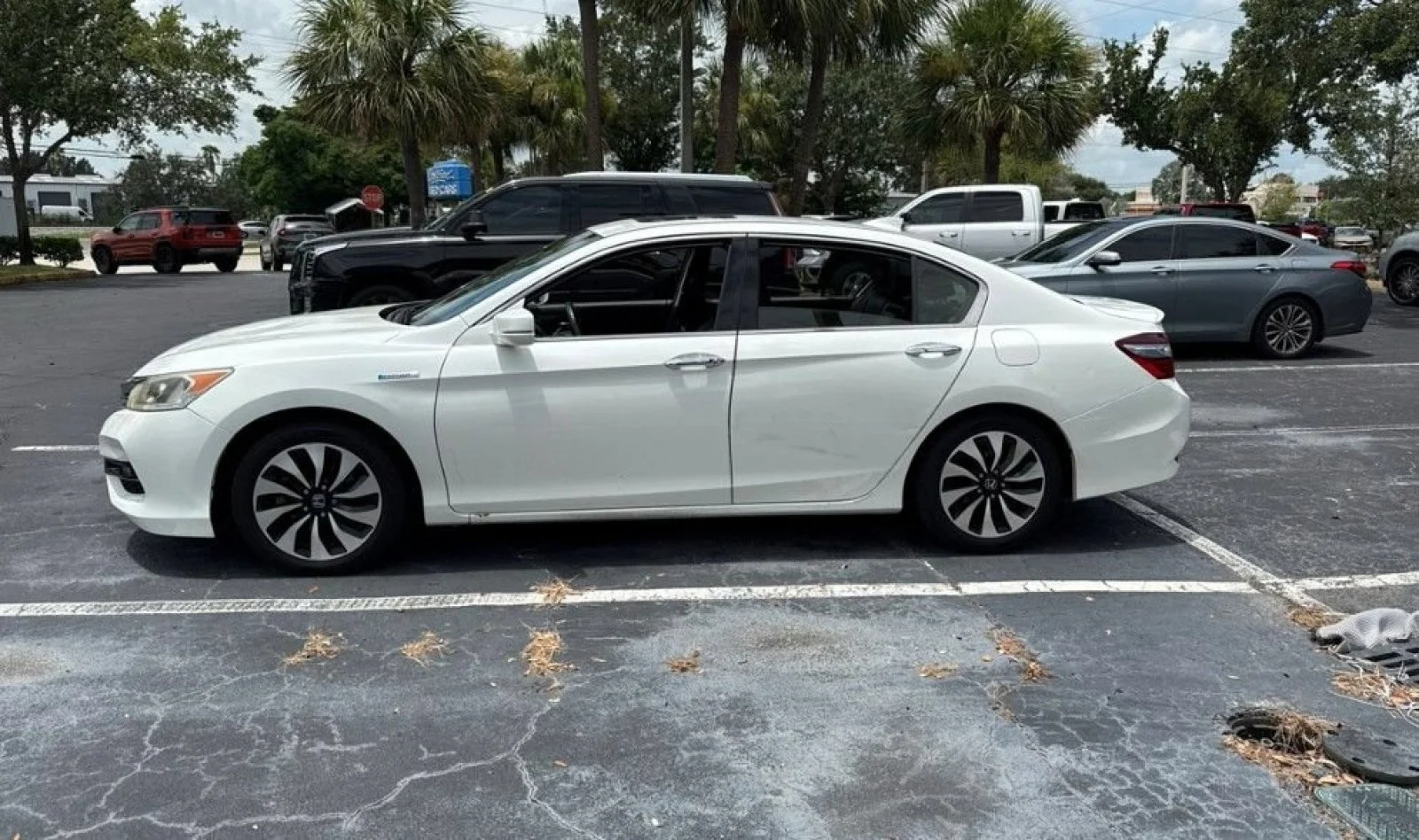 Used 2017 White Orchid Pearl Honda EX-L image 9