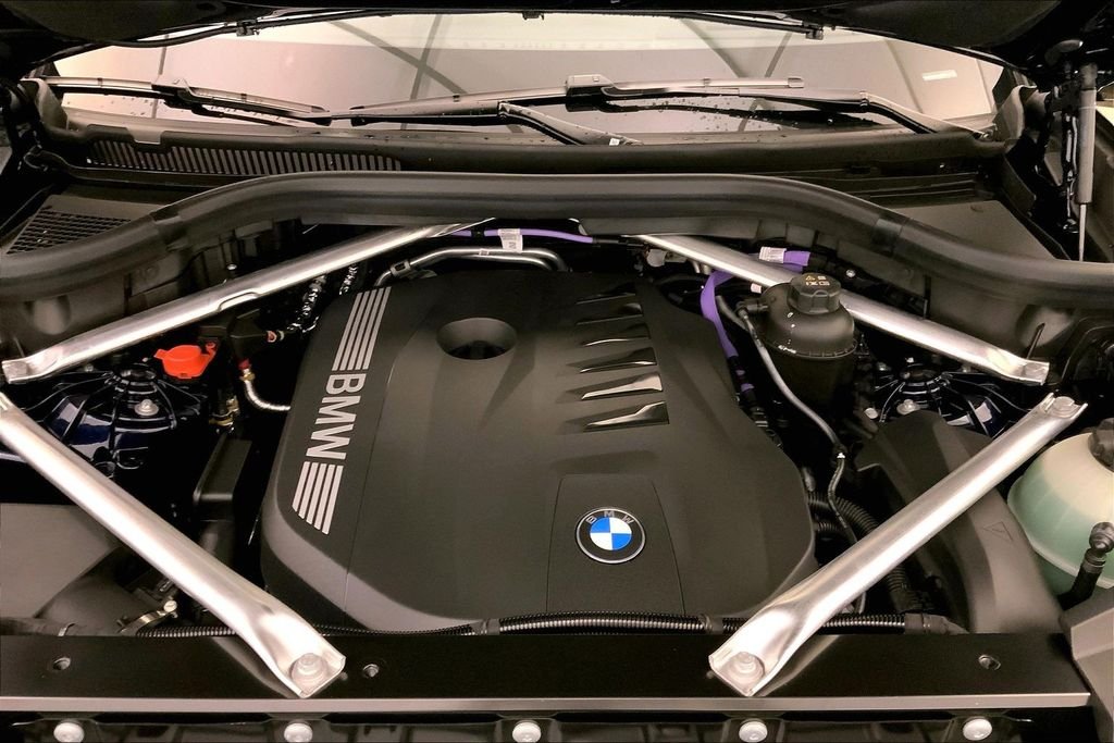 New 2026 Tanzanite Blue II Metallic BMW  image 8