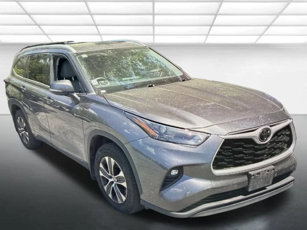 Pre-Owned 2022 Toyota Highlander XLE Utility in Grand Prairie