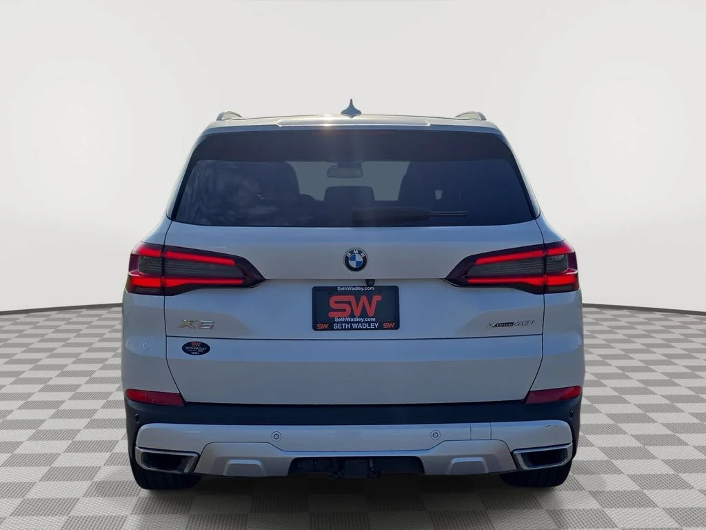 Used 2020 White BMW xDrive40i image 5