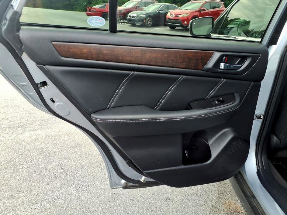 Used 2019 Ice Silver Metallic Subaru Limited image 12