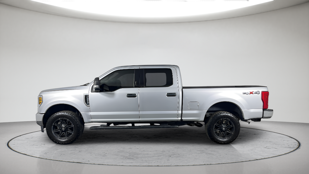 Used 2018 Silver Ford XLT image 35