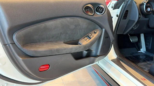 Used 2019 White Nissan Nismo image 22