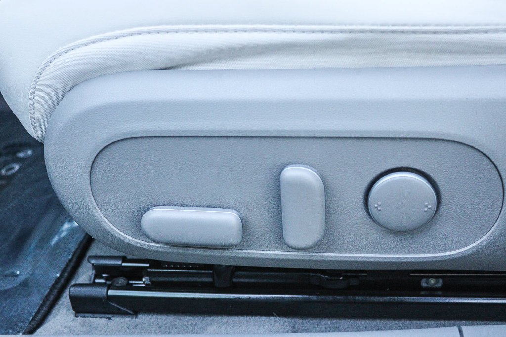 Certified Used 2023 White Hyundai SEL image 23