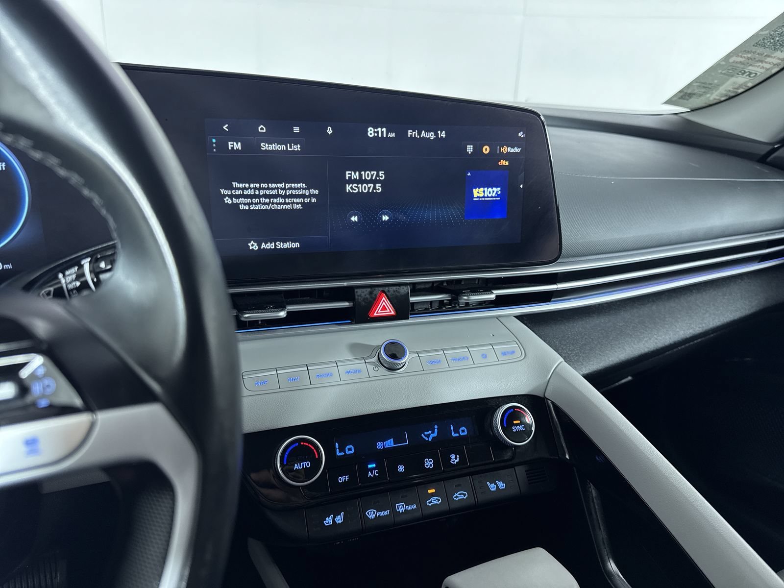 Used 2023 Onyx Black Hyundai Limited image 17