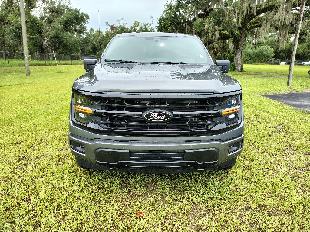 New 2026 Carbonized Gray Metallic Ford XLT CREW CAB 4X4 5.0 image 9