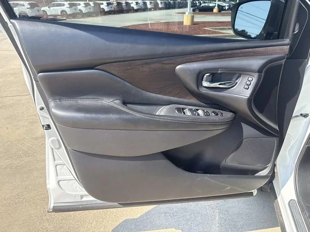 Used 2021 White Nissan Platinum image 16