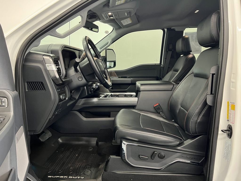 2023 Ford F-350 Lariat photo 4