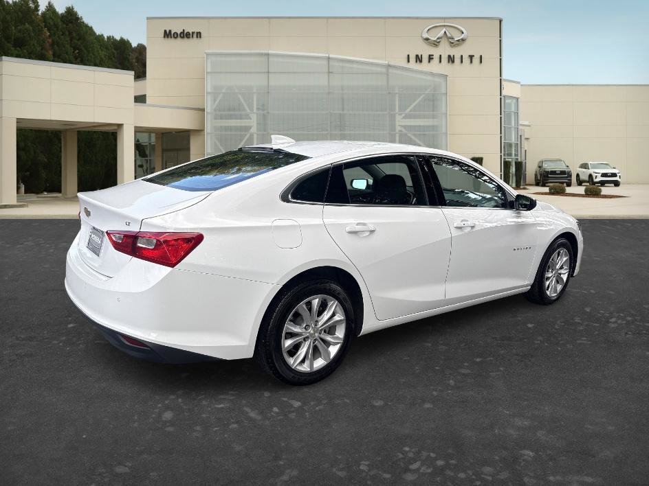 Used 2025 Summit White Chevrolet LT image 10