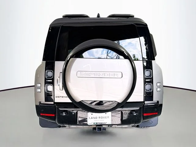 Used 2024 Silver Land Rover X image 6