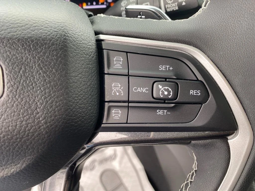 Used 2023 Bright White Clearcoat Jeep Laredo image 14