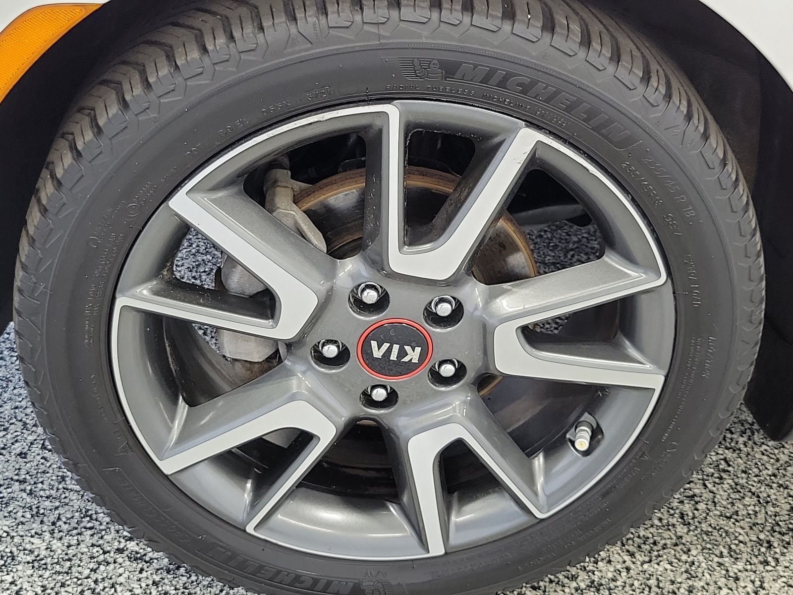 Used 2020 White Kia GT-Line image 5