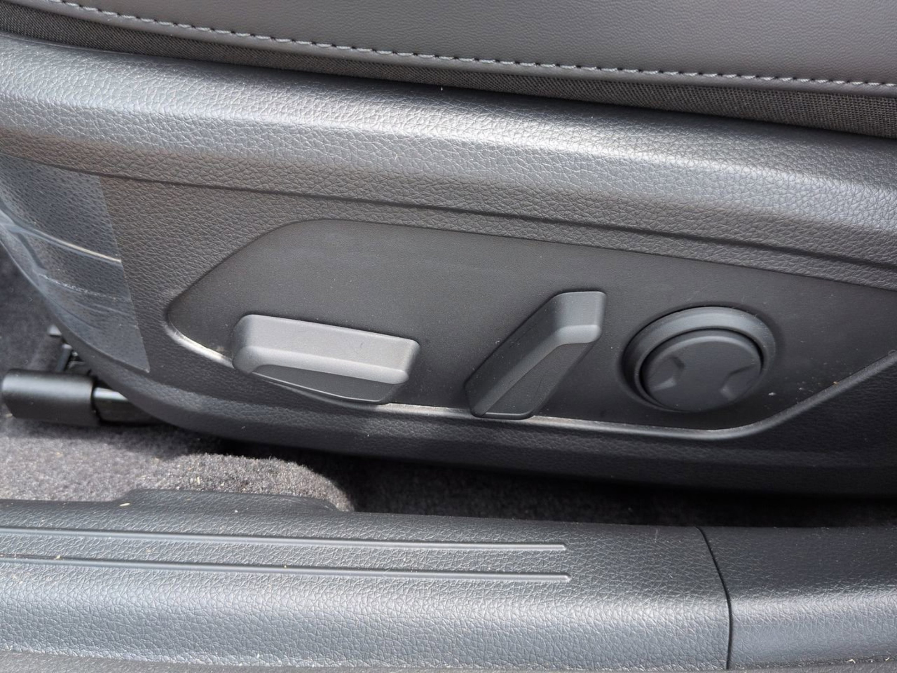 New 2026 Snow White Pearl Kia GT-Line FWD image 17