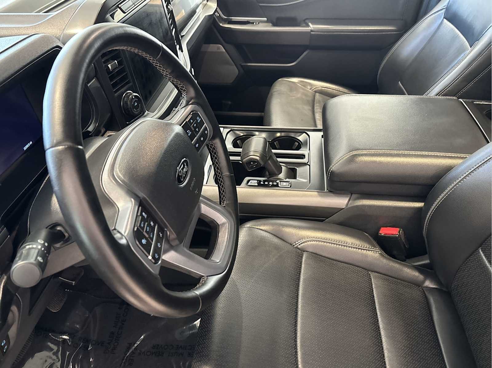 Used 2025 Agate Black Metallic Ford LARIAT image 19
