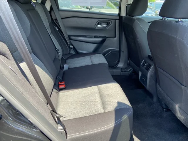 2025 Nissan Rogue SV - Photo 28