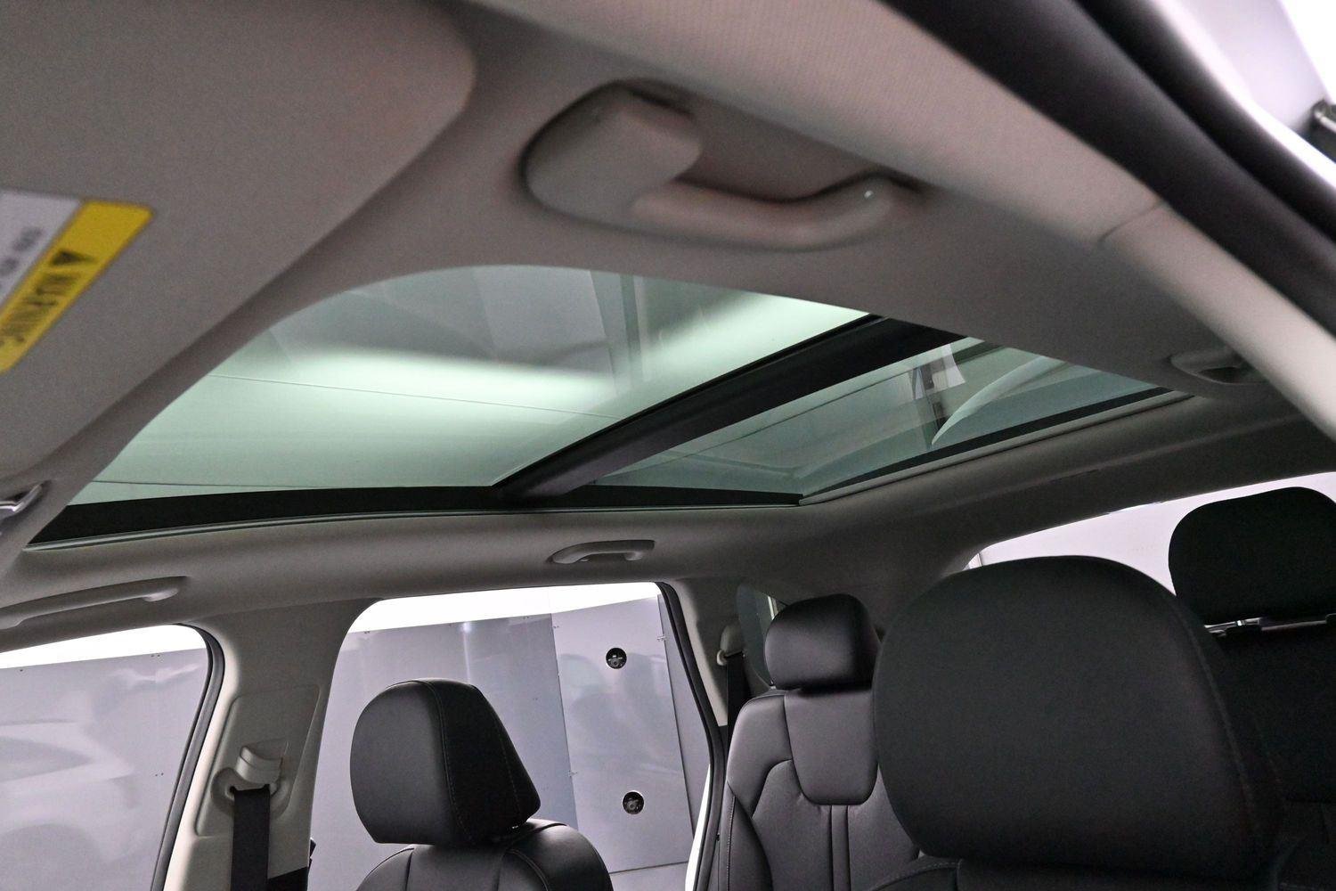 Used 2022 Glacial White Pearl Kia S image 31
