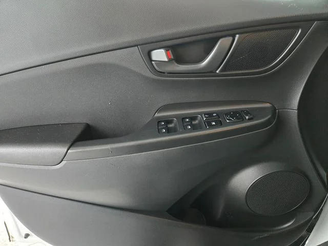 Used 2023 White Hyundai SEL image 35