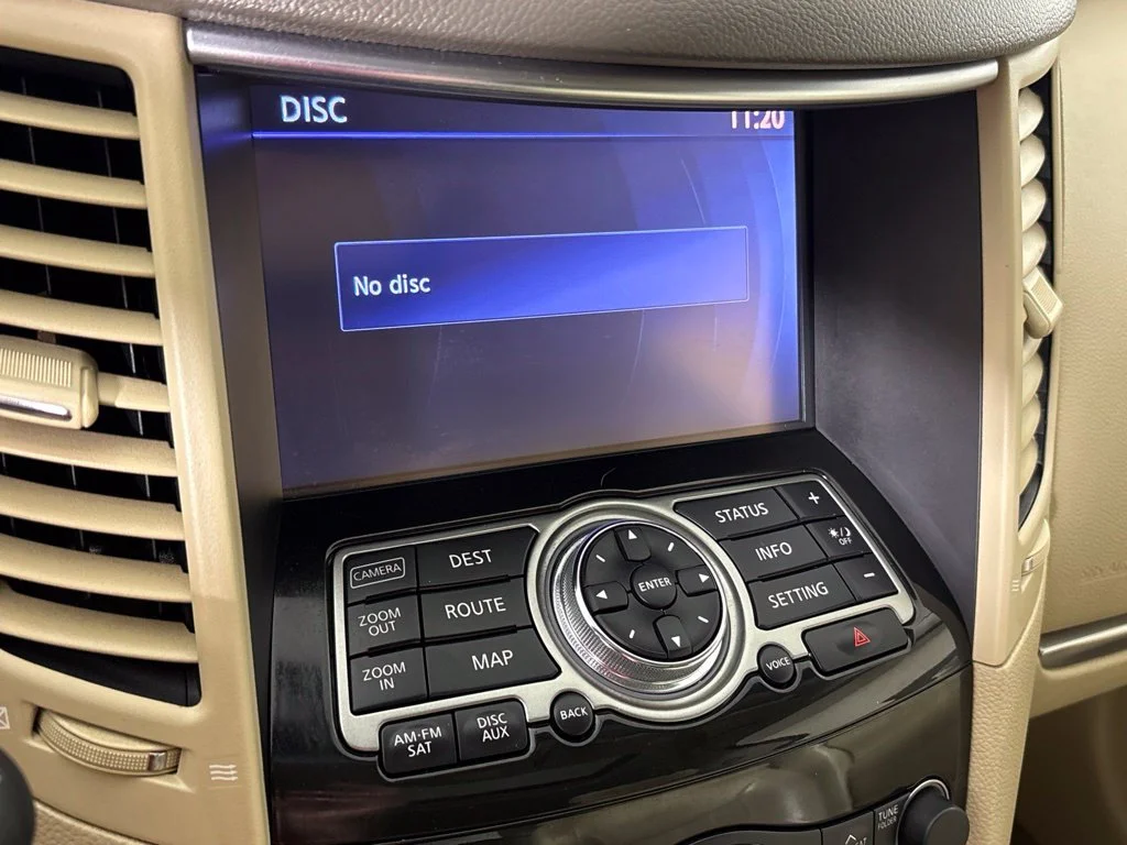 Certified Used 2014 White INFINITI Base image 35