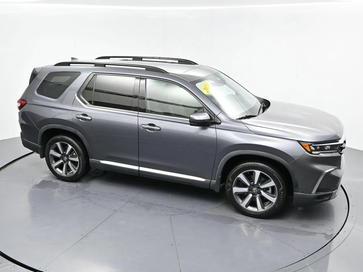 Used 2024 Modern Steel Metallic Honda Touring image 43