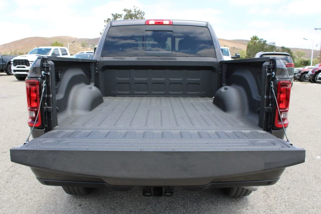 New 2026 Granite Crystal Metallic Clear-Coat Exterior Paint Ram Tradesman image 10