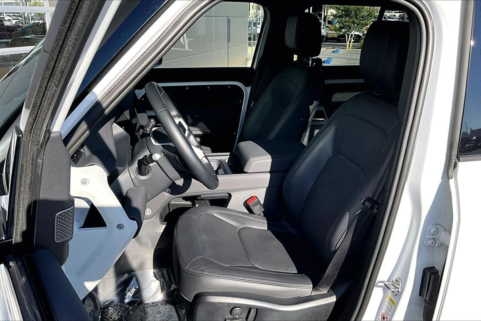 Certified Used 2023 White Land Rover S image 23