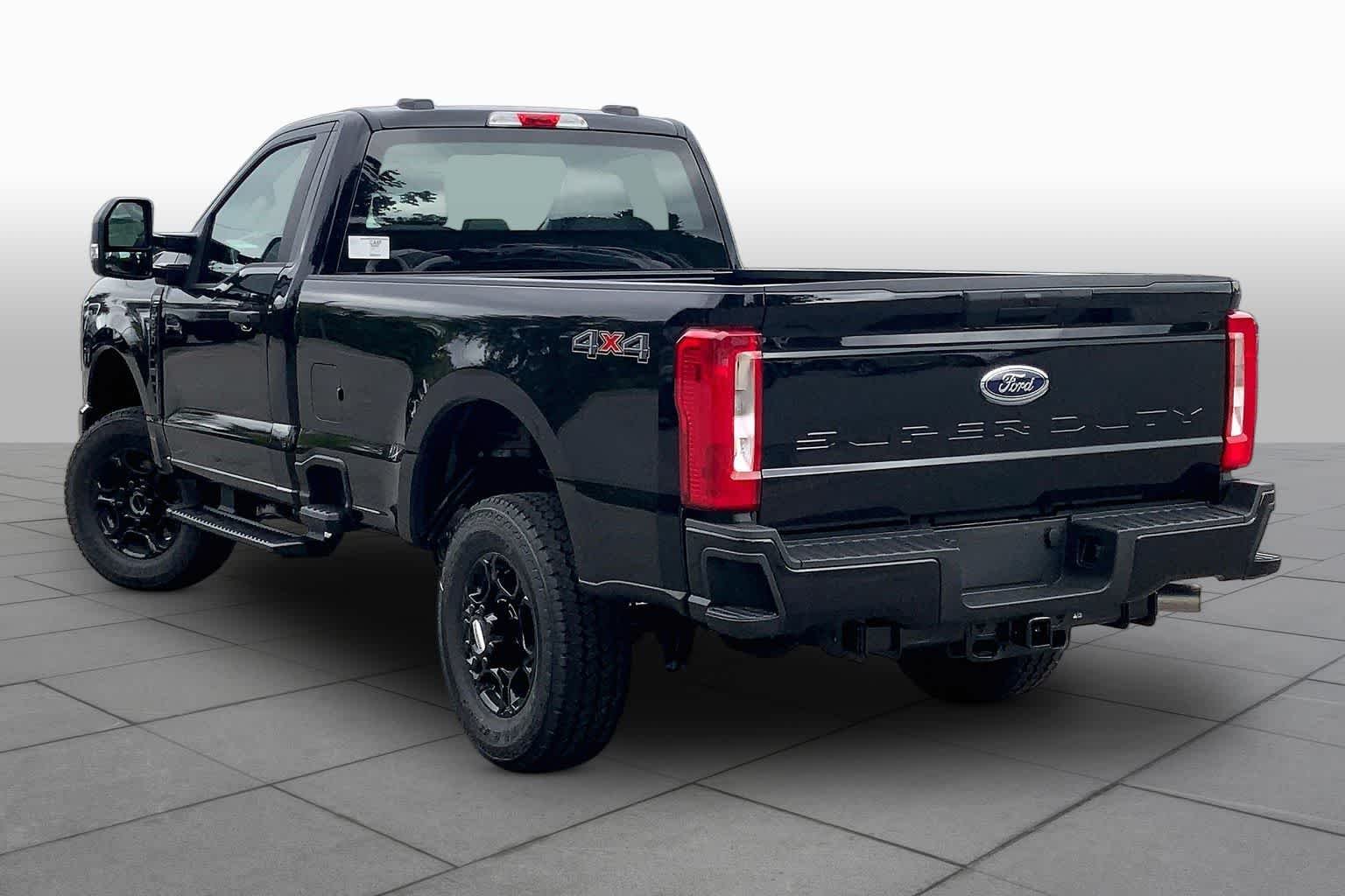 New 2026 Agate Black Metallic Ford XL image 3