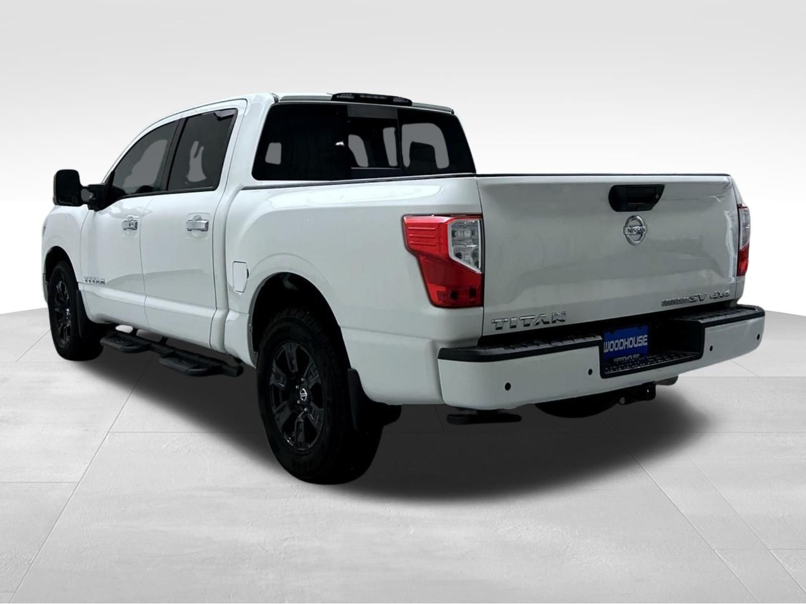 Used 2021 White Nissan SV image 7