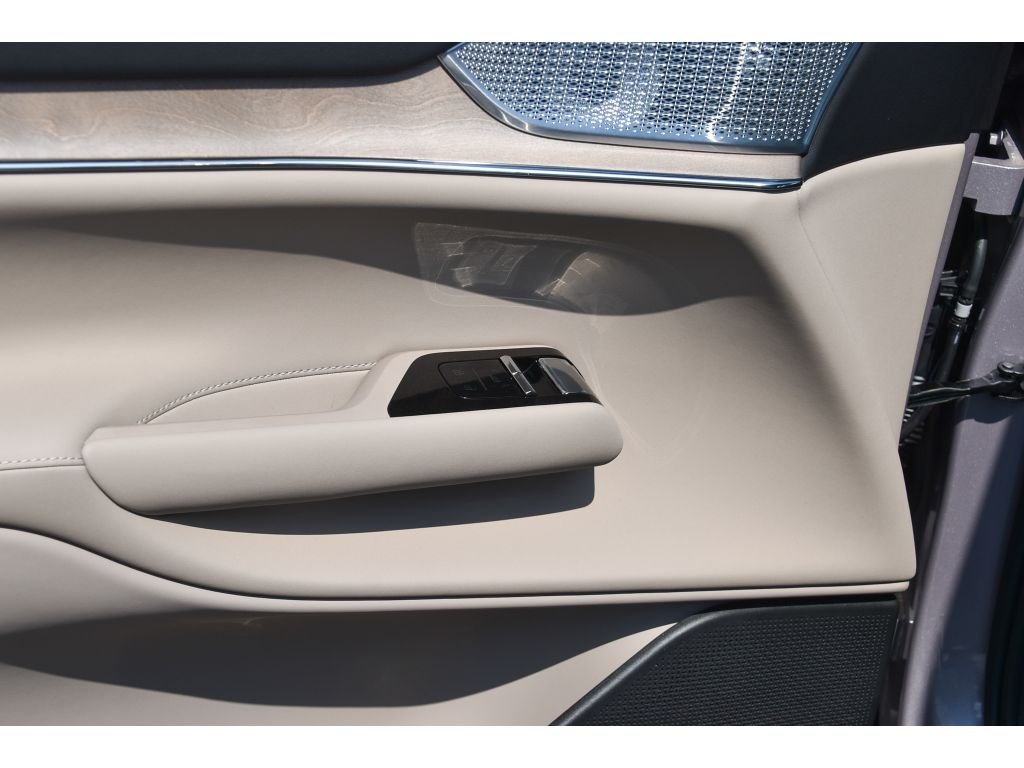 2026 Volvo EX90 Ultra - Photo 26