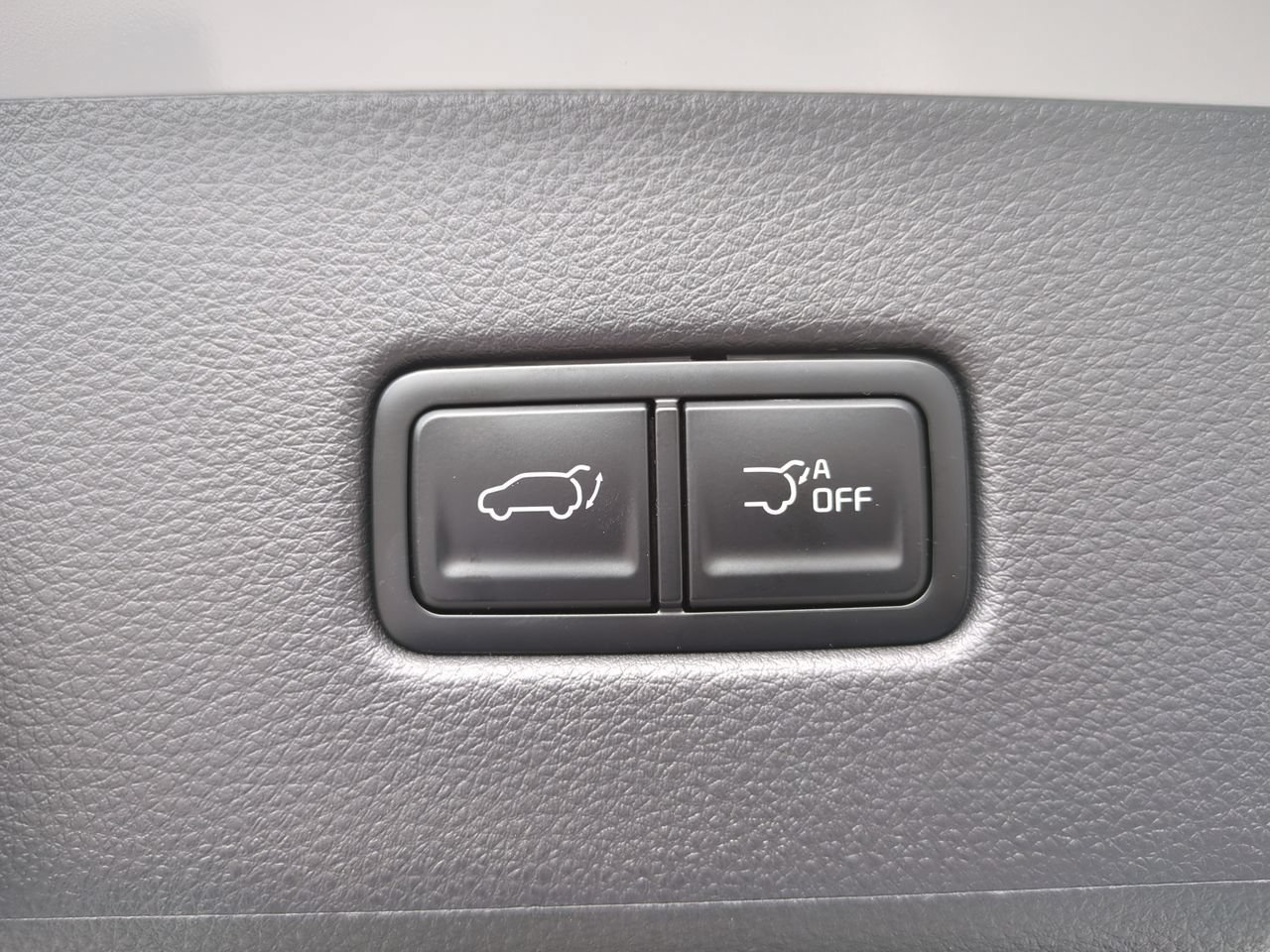 New 2026 Ceramic Silver Kia EX image 18