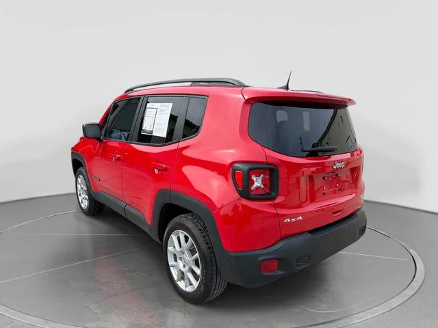 Used 2022 Red Jeep Latitude image 6