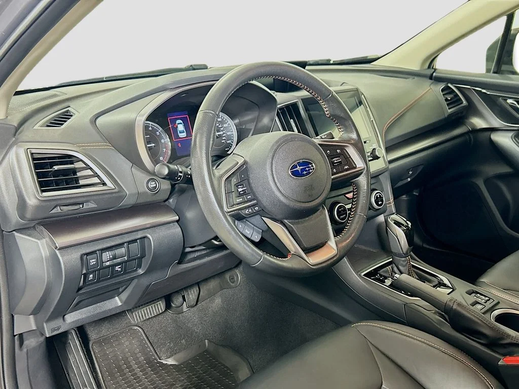 Used 2019 Ice Silver Metallic Subaru Limited image 9
