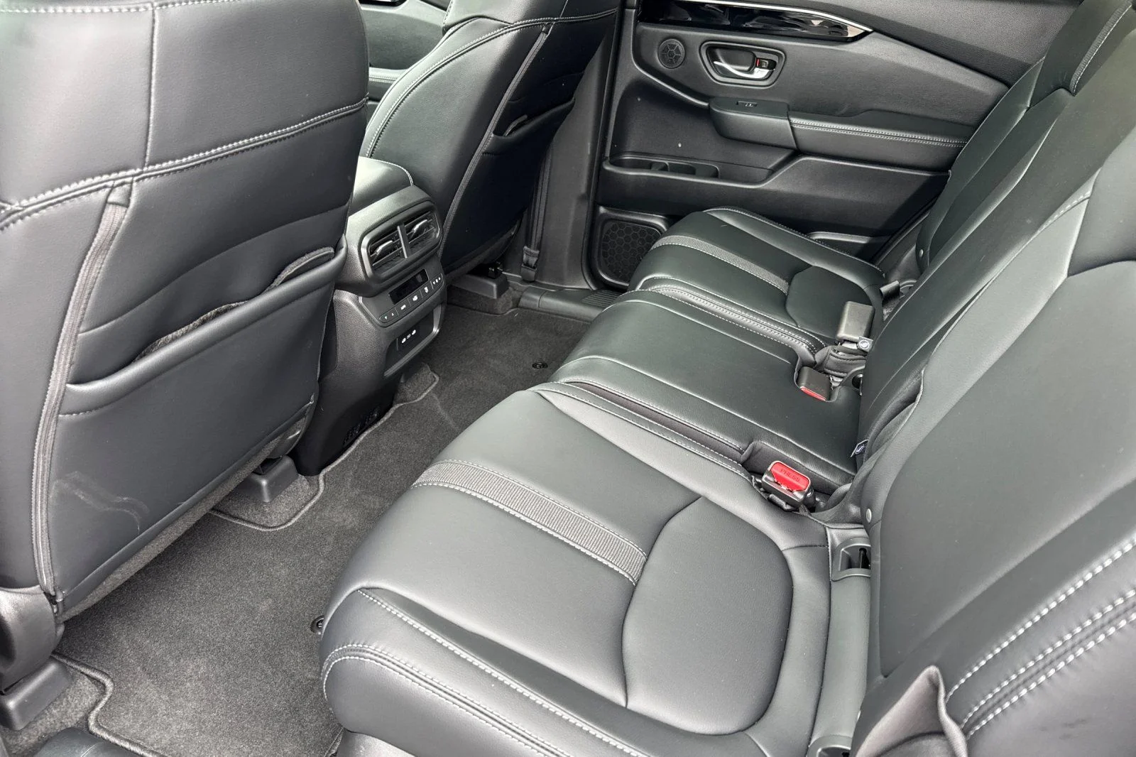 2025 Honda Pilot Touring - Photo 13