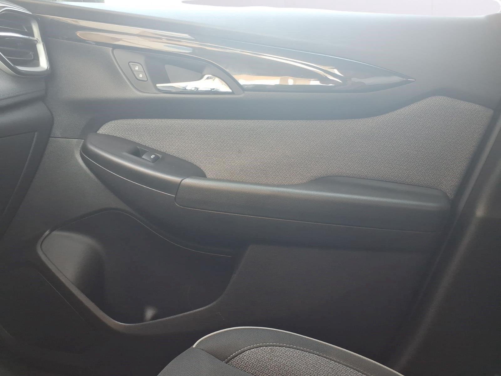 Used 2025 Sterling Gray Metallic Chevrolet LT image 27