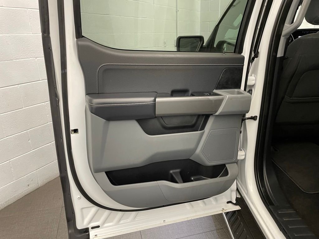 Used 2021 White Ford XLT image 23