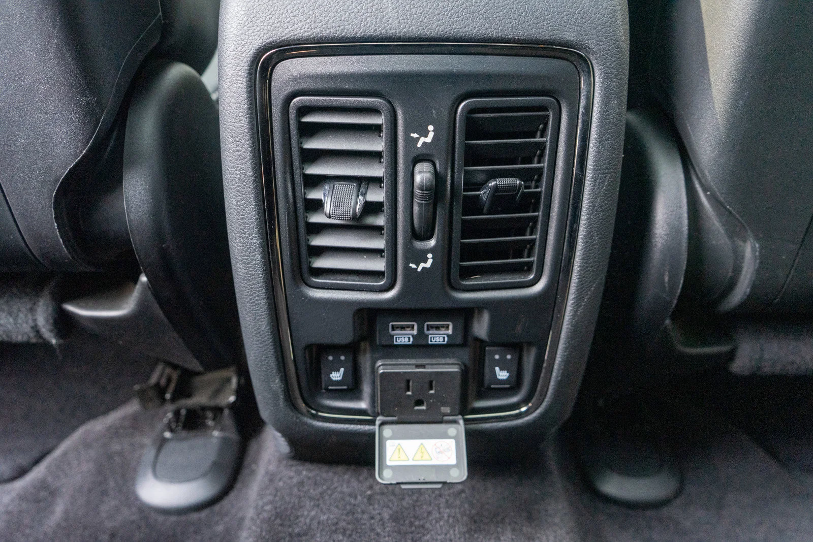 Used 2016 Granite Crystal Metallic Clearcoat Jeep SRT image 31