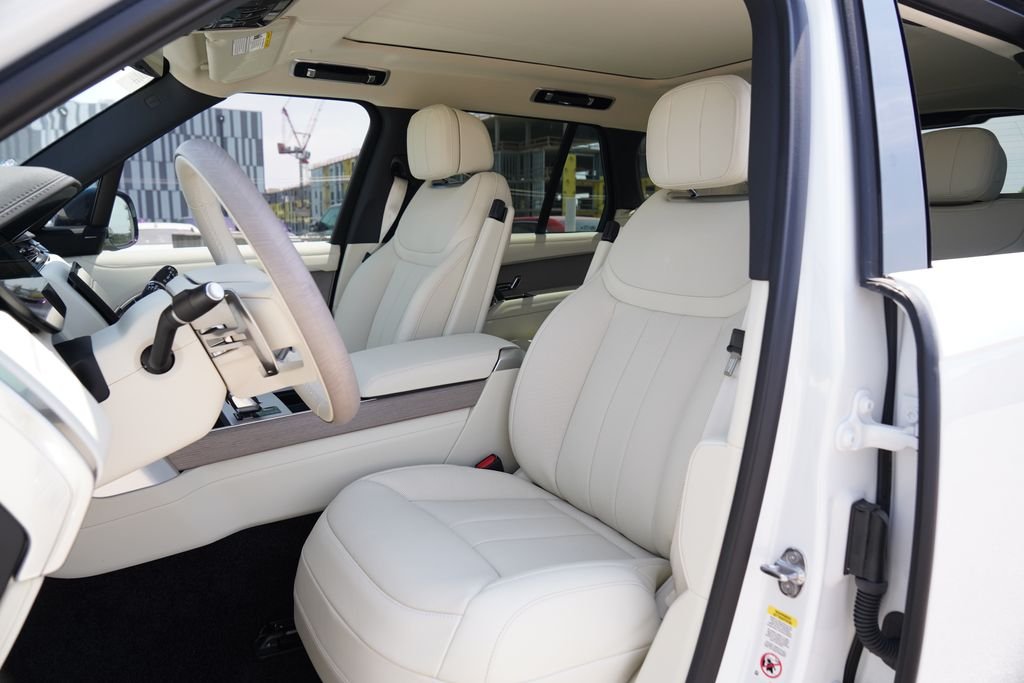 New 2026 Fuji White Land Rover SE image 11