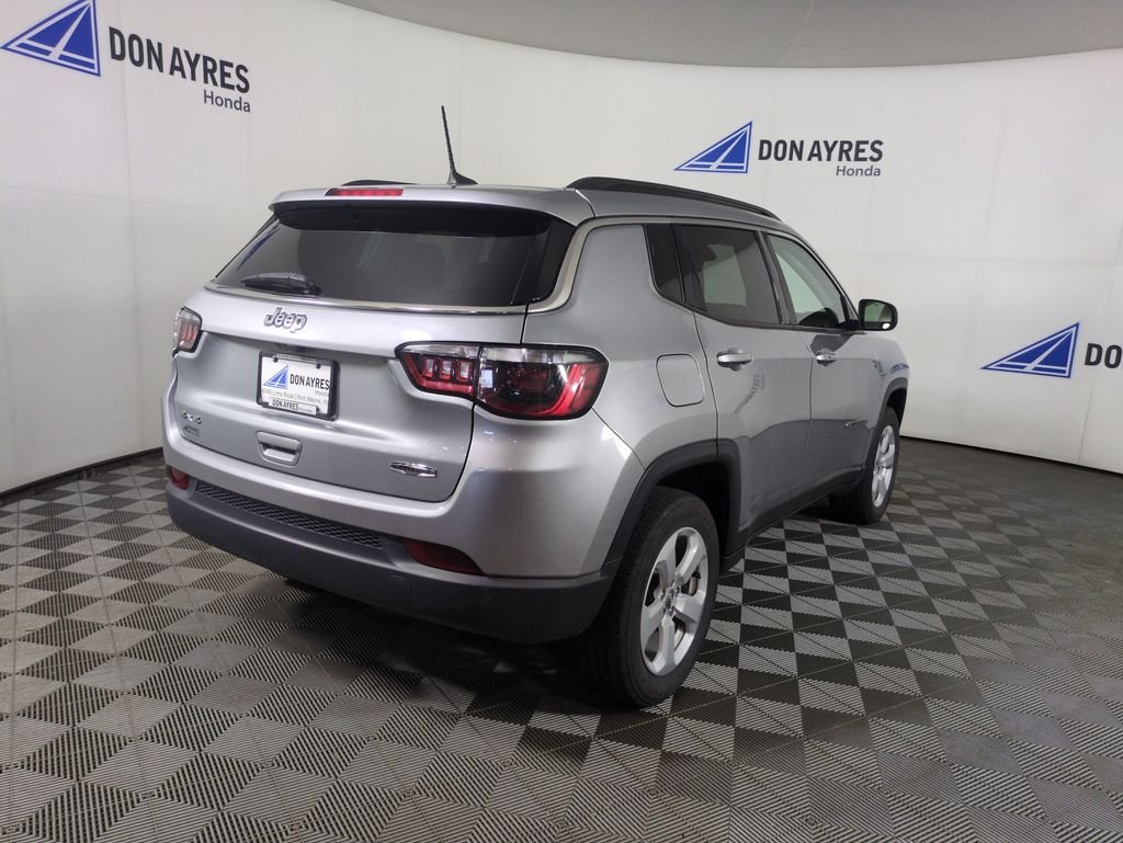 Used 2021 Billet Silver Metallic Jeep Latitude image 7