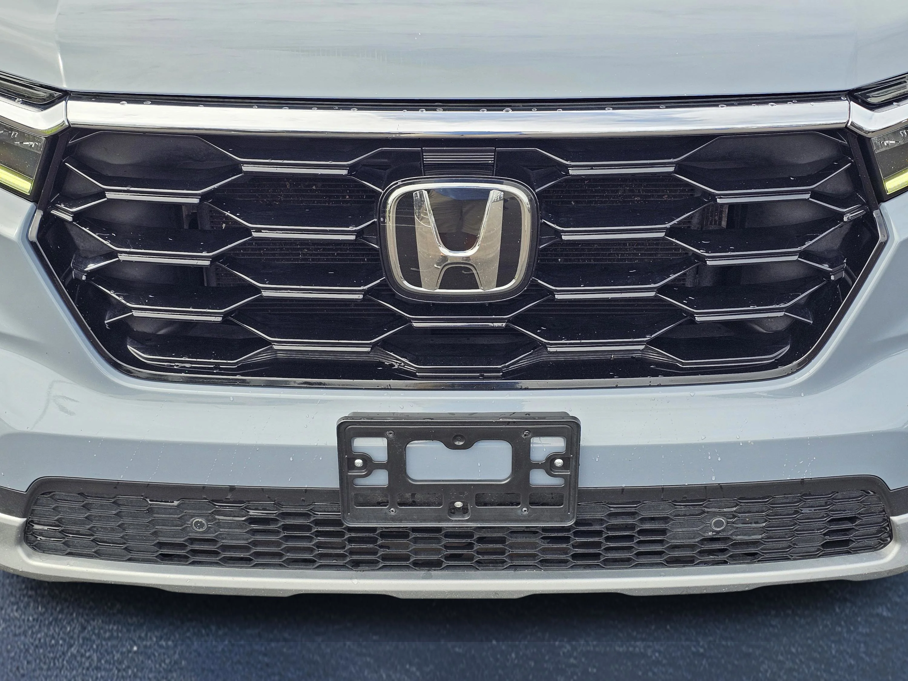 Used 2024 Sonic Gray Pearl Honda Touring image 3