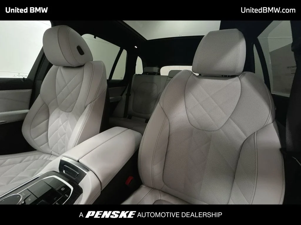 Used 2026 Carbon Black Metallic BMW sDrive40i image 13