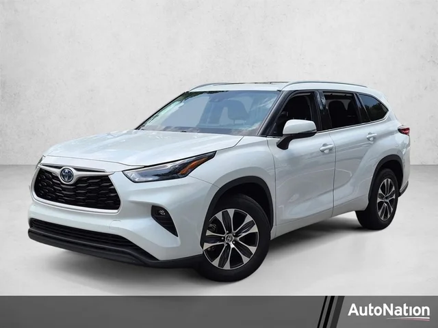 2022 Toyota Highlander Hybrid XLE