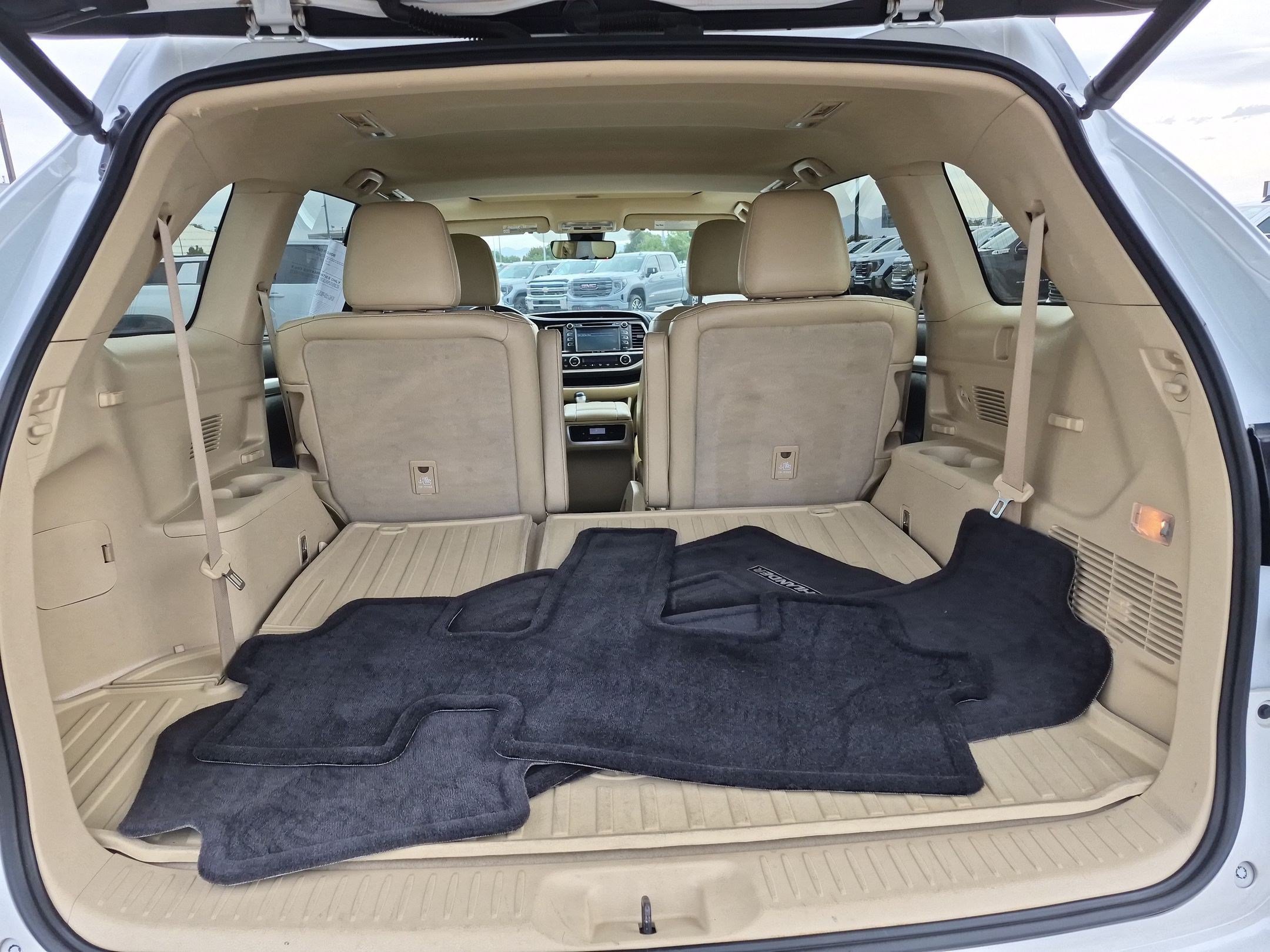 Certified Used 2017 White Toyota XLE image 33