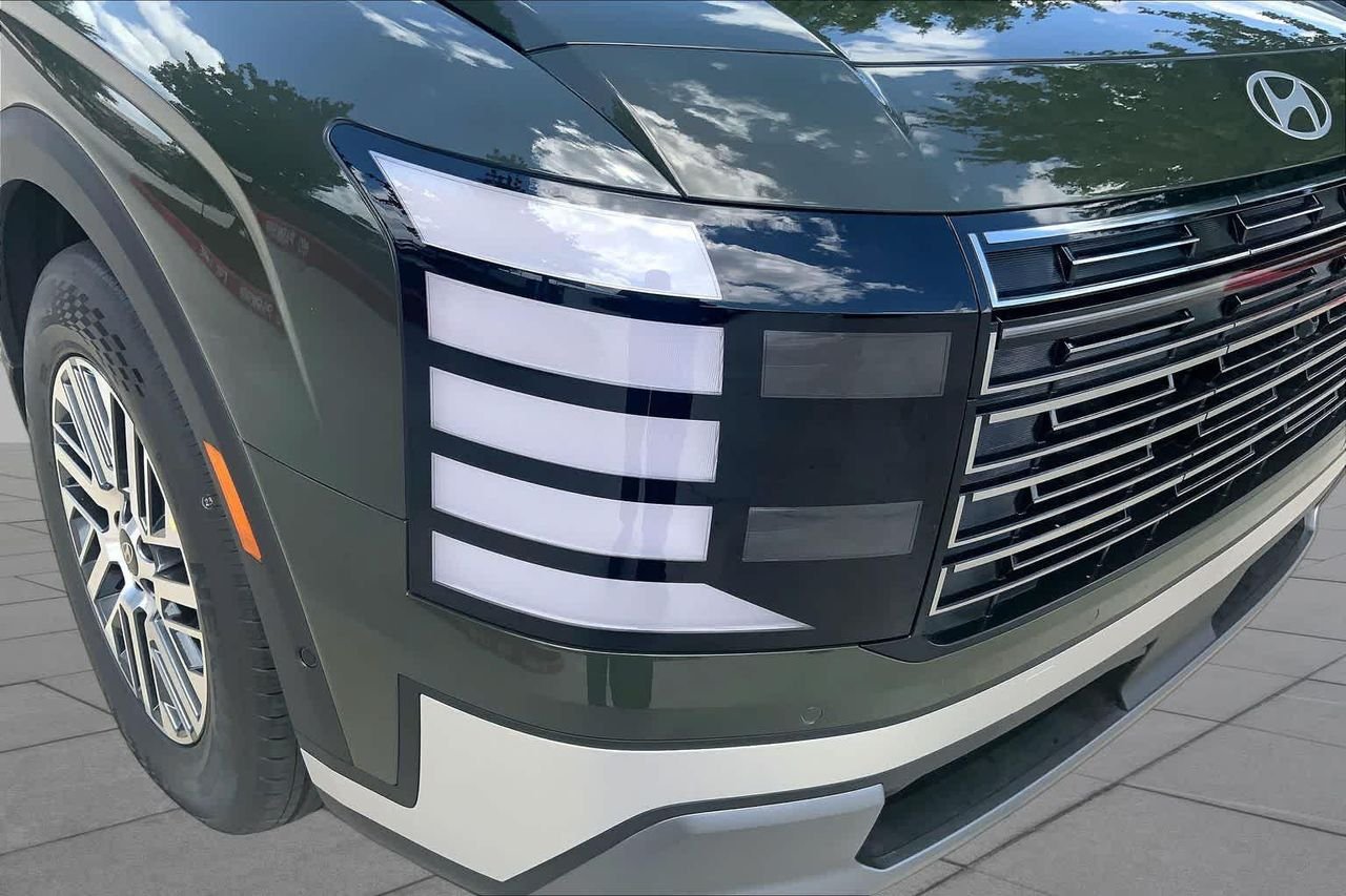 New 2026 Titan Green Hyundai SEL Premium AWD image 13