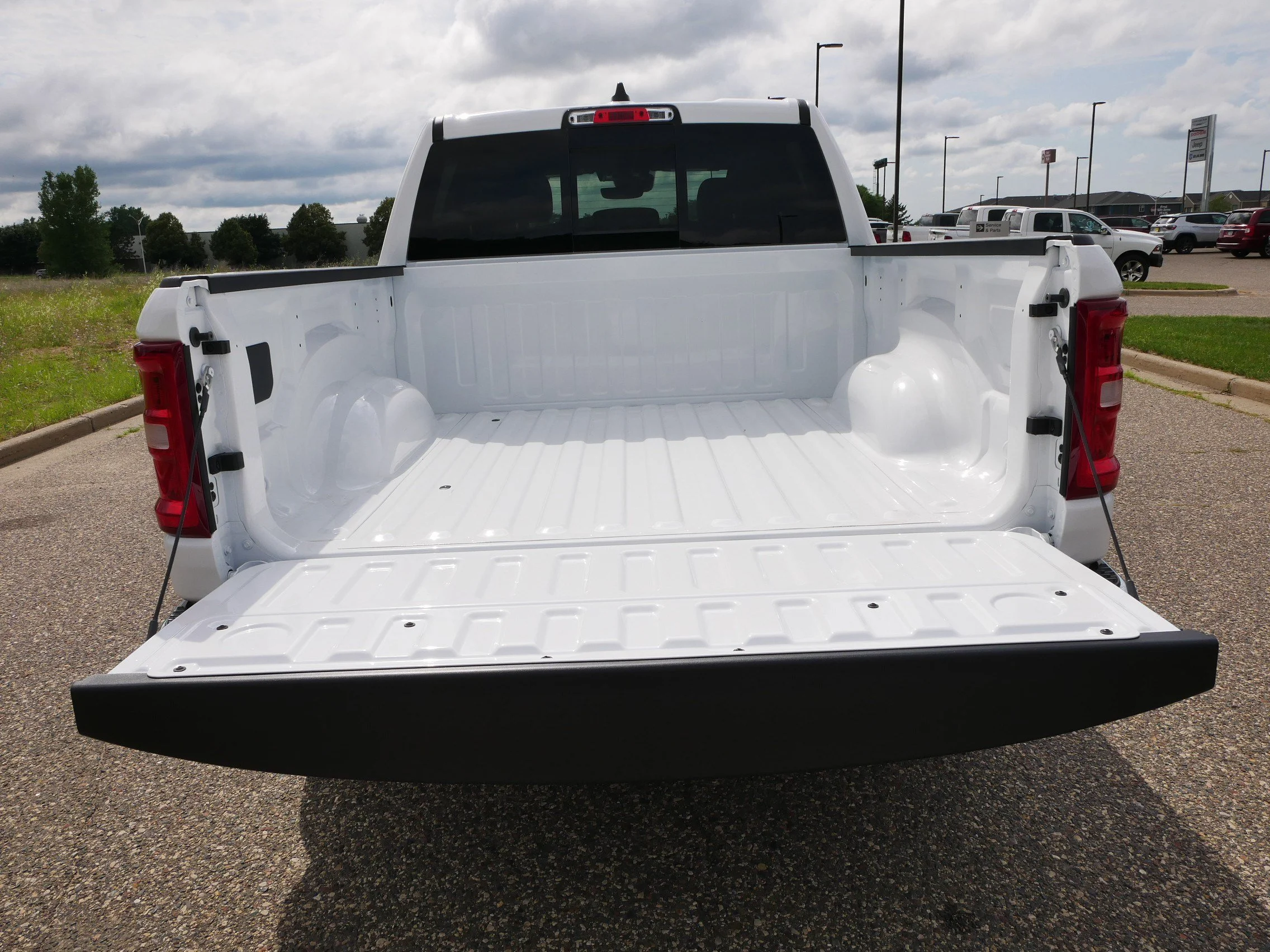 New 2026 Bright White Clear-Coat Exterior Paint RAM Laramie image 6