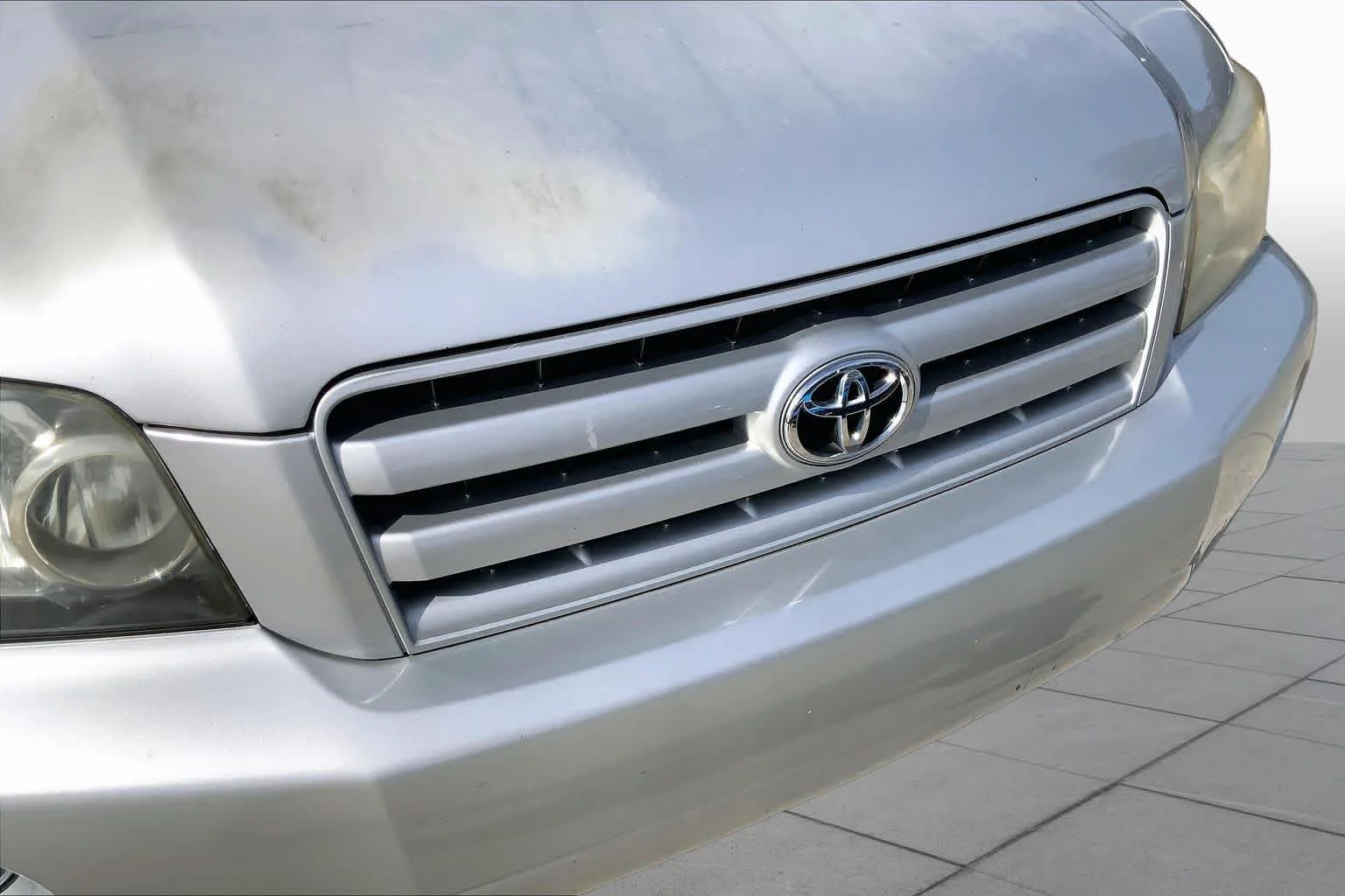 Used 2007 Millenium Silver Metallic Toyota  image 31