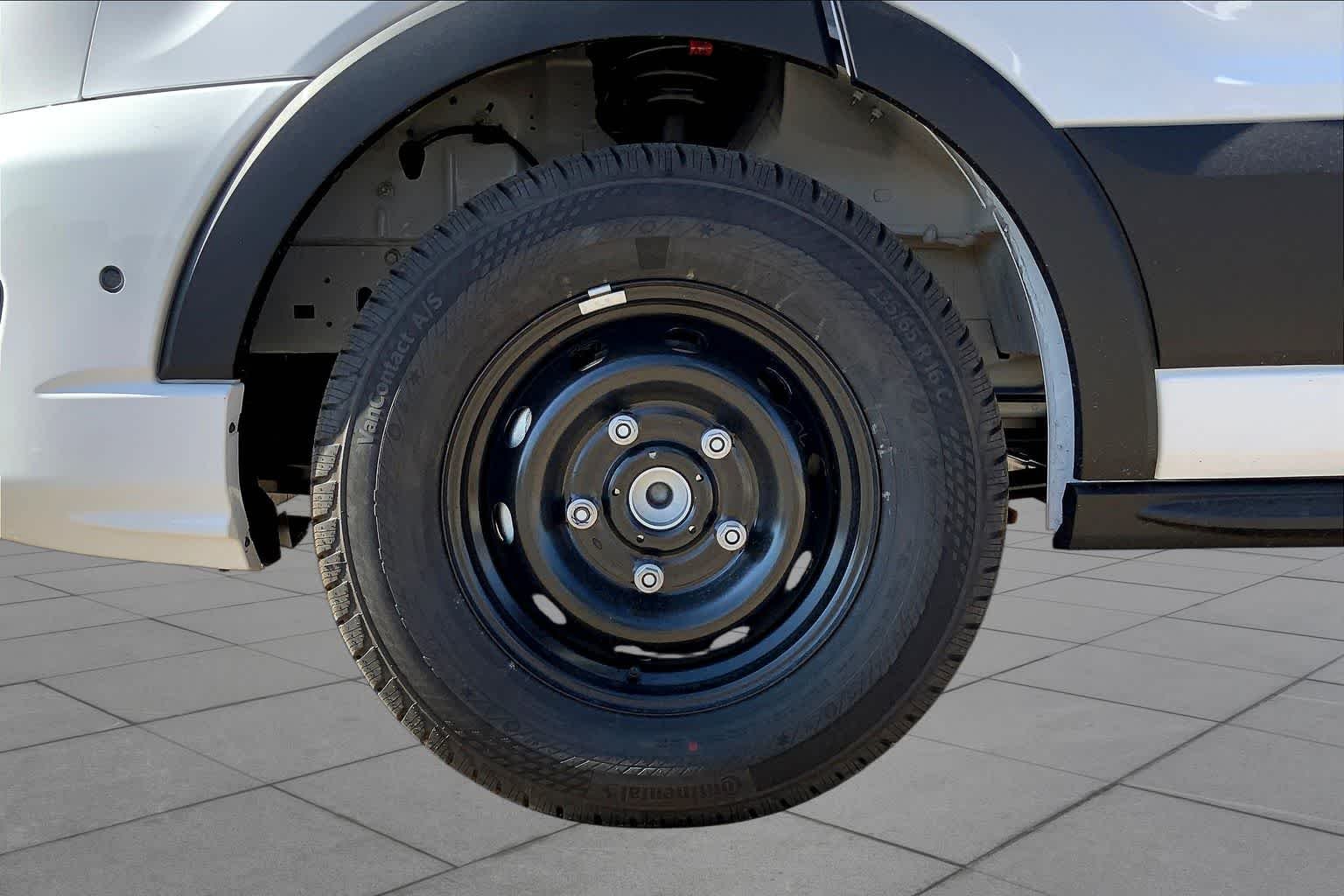 2025 Ford Transit Passenger Van XLT - Photo 11