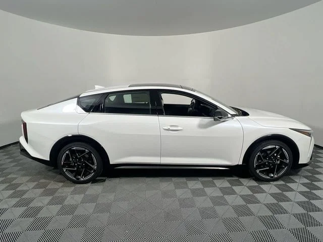 New 2026 Snow White Pearl Kia GT-Line image 2