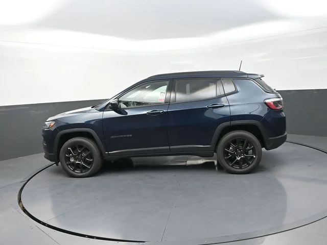 New 2026 Fathom Blue Pearl-Coat Exterior Paint Jeep Latitude image 7